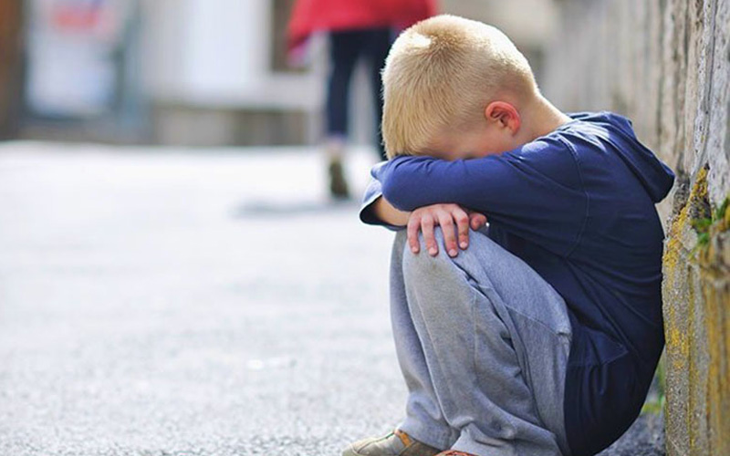 Trẻ trở nên hay buồn và ít nói: Có phải trẻ đang gặp những vấn đề tâm lý?